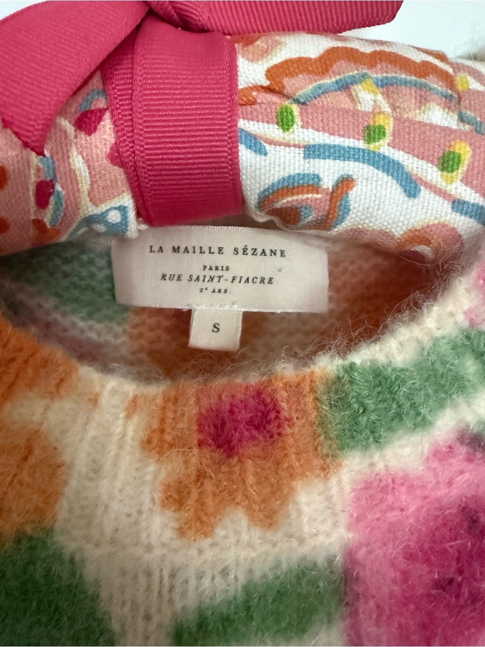 Sézane Lila Jumper in the "Pink Flowers / Cream" - Picture 3 of 6